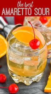 This Amaretto Sour Is The Classic Cocktail That You Love With Only Three Ingredients This Amaretto Sour Recipe Amaretto Sour Amaretto Sour Recipe Sour Foods
