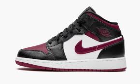 Air Jordan 1 Mid Gs Bred Toe 554725 066 2020 In 2020 Air Jordans Jordan 1 Mid Black Leather Collar