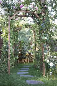 Une Pergola Pour Un Jardin Bucolique Arche Jardin Jardins Avant Jardins