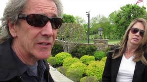 George Jones fans pay respects at his home in Franklin, TN