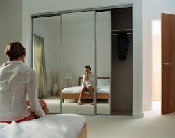 Aturan fengshui tentang toilet di dalam kamar tidur. Cermin Untuk Desain Interior Properti4u