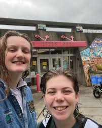 We had some fun swims and adventures this thanksgiving break! But we will  be excited to be back together and train as a team again💙💛  #whitmanswimming #whitmancollege #letsgoblues