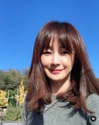 명세빈은 파경 이유에 대해 성격의 차이, 관점의 차이였다며 나만의 이야기가 아니기 때문에 말하기 조 ëª…ì„¸ë¹ˆ