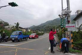 默默與山林對話 2020 03 15 南投國姓 九份二山 小百岳 傾斜屋 road highway structures