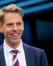 Steven Qiu's Instagram, Twitter & Facebook