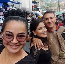 Iniciamos el 2026 con otro golpe al bolsillo de los colombianos. La  gasolina sube en promedio $90 por galón y el diésel $99. Es inaceptable que  en un país productor de hidrocarburos,