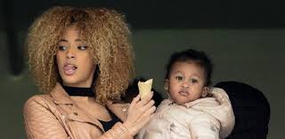 Clique sur l'icone pour suivre sephora goignan sur son snapchat, youtube, instagram, facebook ou twitch. Kingsley Coman Childhood Story Plus Untold Biography Facts