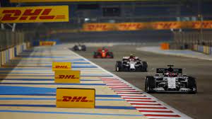 Plus de 1.000 membres d'équipage avaient coulé avec leur vaisseau, attaqué dans la même journée par des dizaines d'avions américains et touché par 19 torpilles. F1 Dhl Prolonge Avec La F1 Pour Plusieurs Annees F1only Fr L Actu De La F1 En 2021