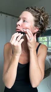 When I first started FaceYoga, I incorporated gua sha into my routine at  least once a week. It was the perfect compliment., It was also rooted in  Chinese Medicine. And is it worked even more the relax ...