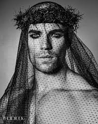 Zane Phillips는 재능있는 Mike Ruiz에 의해 포착된 포토북 매거진의 새로운 커버 촬영에서 놀랐다.  https://fashionablymale.net/2024/09/21/zane-phillips-stuns-in-new-photos-by-mike-ruiz-for-photobook-magazine/