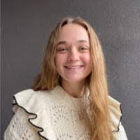 Erin Peacock's Instagram, Twitter & Facebook