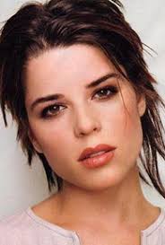 Neve Campbell (3 de Outubro de 1973)