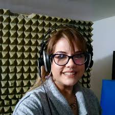 Sábado de práctica en el estudio de @doblajenespanol #tresgeneros  #documental #comics #peliculas #drama #comedia #disciplina #doblajesespañol  #perseverancia #doblajevenezolano #actriz #personajes #talentovenezolano  #amoloquehago #acentoneutro #diccion ...