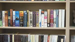 Traducere imprumuta în dicționarul român englez. Biblioteca MunicipalÄ LaurenÈiu Ulici Din Sighetu MarmaÈiei AnunÈÄ CÄ De Acum Cititorii Pot Imprumuta Èi CÄrÈi In Limba EnglezÄ Maramedia