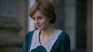 Stepping into the shoes of princess diana was no simple process, according to actress emma corrin. Emma Corrin In The Crown Explizite Bulimie Szenen In Staffel Vier Stern De