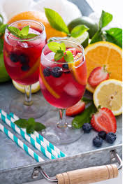 Selbstgemachte limonade ist nicht nur ein hingucker auf festen, sondern gerade an heißen sommertagen eine köstliche alternative zu ganz ohne süße geht es beim limonade machen nicht. Sommerhitze Selbst Gemachte Limonade Eistee Eis Smoothies