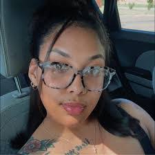 Maci Robinson's Instagram, Twitter & Facebook