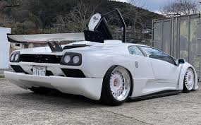 Wir haben uns auf den weg nach wien gemacht, um niko`s neue felgen für seinen bmw m3 auszuliefern. Slammed Lamborghini Diablo Auf Rad48 Turbofans Felgen