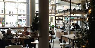 30,000 students are based in cork each year, so it's a city constantly evolving to make student life the best it can be. Eem Noar Coffee Break Oude Koffie Ambacht In Nieuwe Mooie En Ruime Jas