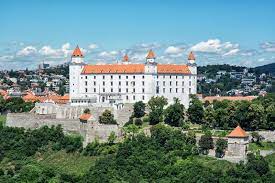 Posted on 18 juli, 201918 juli, 2019. Bratislava Slott I Huvudstad Av Slovakien Arkivfoto Bild Av Stad Oklarheter 73360320