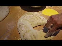 Recette De La Pate A Pizza Au Levain Youtube En 2020 Pizza Au Levain Pate A Pizza Recette Pate