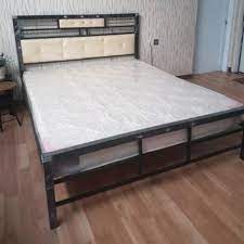 Kali ini kami akan mengulas khusus tempat tidur termasuk jika ingin membuat tempat tidur dari bahan kayu bekas yang kotor namun kuat. Ranjang Besi Minimalis Uk 180 X 200 Shopee Indonesia