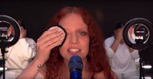 Glynne was born in… read more of jess glynne's bio. Last Night At The Brits Jess Glynne Took Off All Her Make Up Dazed Beauty