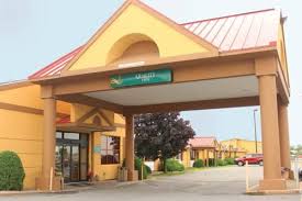 Quality inn buffalo airport offers an affordable parking option for those traveling out of the buffalo international make your parking reservation at quality inn to guarantee a great rate for your next trip. Quality Inn Buffalo Airport Ny Buf Airport Park Sleep Hotels