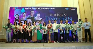 Sau khi phát hiện ông tuấn mắc bệnh mở đầu trích đoạn giới thiệu tập 11 hương vị tình thân , không rõ có chuyện gì mà bà bích nói những lời cay nghiệt với nam khiến cô sốc: Thu Quá»³nh PhÆ°Æ¡ng Oanh Ä'á»'i Ä'áº§u Gianh Giáº­t Máº¡nh TrÆ°á»ng Trong Phim HÆ°Æ¡ng Vá»‹ Tinh Than