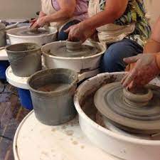 Neighborhood clay is an exciting, fun and welcoming clay studio designed for teaching and learning about ceramic arts. Adult Beginner Pottery Wheel Classes
