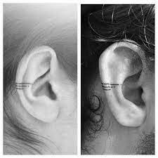 neuer trend erobert instagram helix tattoos am ohr erobert helixtattoos instagram neuer ohr trend coolgeome ear tattoo ear piercings body art tattoos
