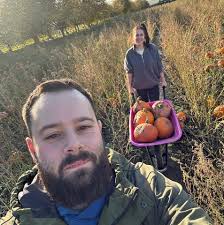 Does anyone know where I can get a phone screen repaired locally please?