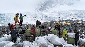 Mount Everest Tackles 60 000 Pound Trash Problem With Campaign To Clean Up Waste Abc News