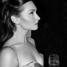 Lara Lockwood's Instagram, Twitter & Facebook