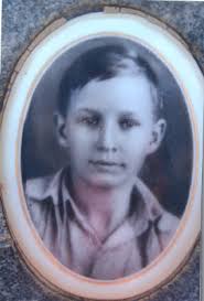 I have some old photos and don't know a lot about them. I am a  granddaughter of Ernest Thompson. The Thompson's were from Rainsville. I  will post one and if I get