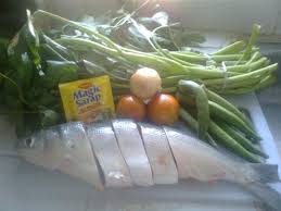 Scoop out cooked bangus belly and kangkong, and transfer into a serving bowl. How To Cook A Simple Sinigang Na Bangus Milkfish Stew Fish Wonderhowto