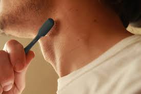 An ingrown hair is a common condition that results from hair removal, specifically, when a shaved or tweezed hair grows back into the skin. How To Get Rid Of Ingrown Hairs On The Neck 2bstronger Com