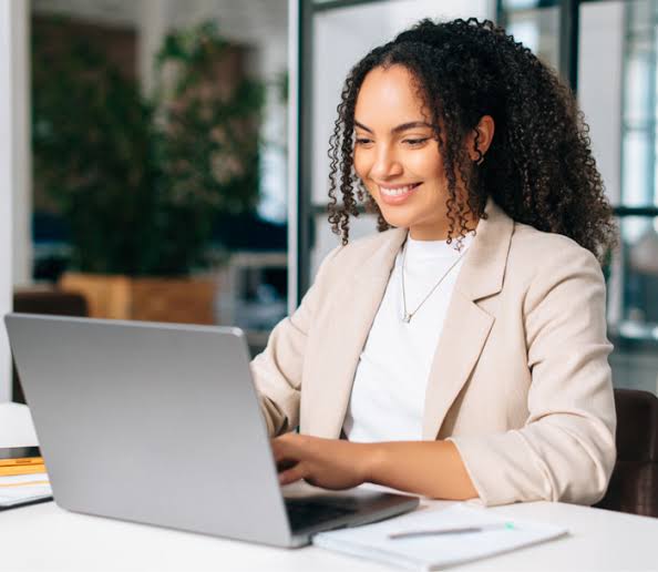 Outsourcing Software Development: Pros and Cons