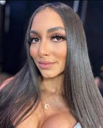 Randi Meyers's Instagram, Twitter & Facebook