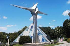 Ihr seid auf der suche nach mallorca, ibiza oder türkei, dann schaut euch doch mal die aktuellen prospekte von hauser reisen an. Kunststiftung Erich Hauser Rottweil Badische Zeitung Ticket