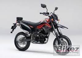It is quite comfortable and has got wide tyres than common dirt bikes. 2014 Kawasaki D Tracker 150 Specifications And Pictures