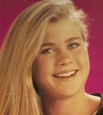 I just have to say that Alison Sweeney still blows me away after all these  years. One of the few actors who can still drive me crazy and yet make me  want