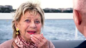 Artiste prolifique, elle a enregistré une grande dame qui nous quitte aujourd'hui, une tristesse immense pour la disparition de cette très très grande artiste. 17 Idees De Annie Cordy Chanteuse Et Comedienne Annie Cordy Annie Comedien