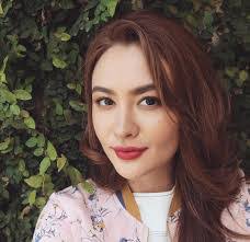 Cora Waddell's Instagram, Twitter & Facebook