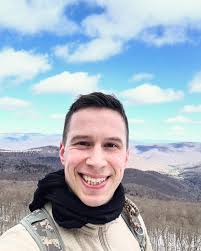 What are good section hikes for a beginner backpacker in the White  Mountains?