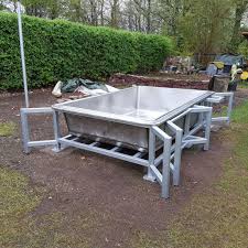 Das Gestell Wurde Mit Hammerit Gestrichen Und Die Wanne Eingehangt Whirlpool Diy Eigenbau Edelstahl Whirlpool Selber Bauen Whirlpool Edelstahl
