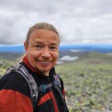 Nytt styre i VMH 🌸 Siw Ø. Johansen (47) er valgt til ny styreleder i  Voksne med medfødt hjertefeil (VMH). Med seg på laget får hun seks  nykommere