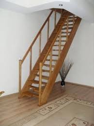 Es básico considerar que debe haber una medida aproximada de 18 centímetros de alto para poder unir todas las piezas podés realizar unos orificios en la cara exterior de los largueros con el taladro y una broca fresa. Escaleras De Madera Para Mobil Home Novocom Top