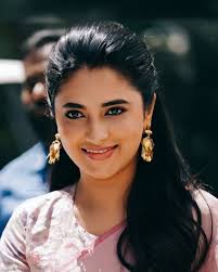 Trends Priyanka Mohan™