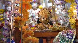 The festival marks the birth anniversary of lord krishna. M Vcgnd3n5 Flm